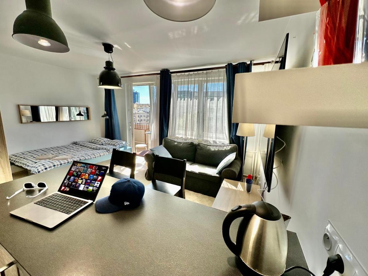 Neon 2 - Fast Wifi 70'Tv Netflix Hbo Max Appletv+ Apartment Warsaw Exterior photo