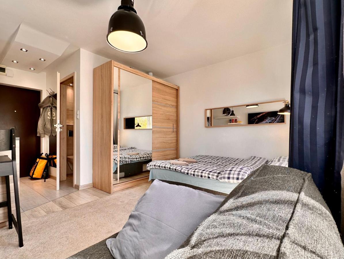 Neon 2 - Fast Wifi 70'Tv Netflix Hbo Max Appletv+ Apartment Warsaw Exterior photo